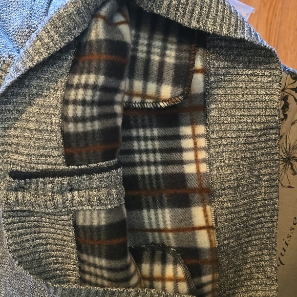 Gray Sweater with fleece lining - Picture 7 of 9